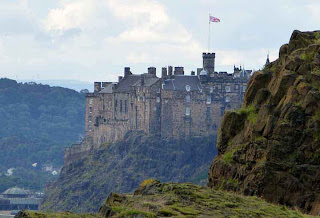 Edinburgh+Castle+From+The+Crags...